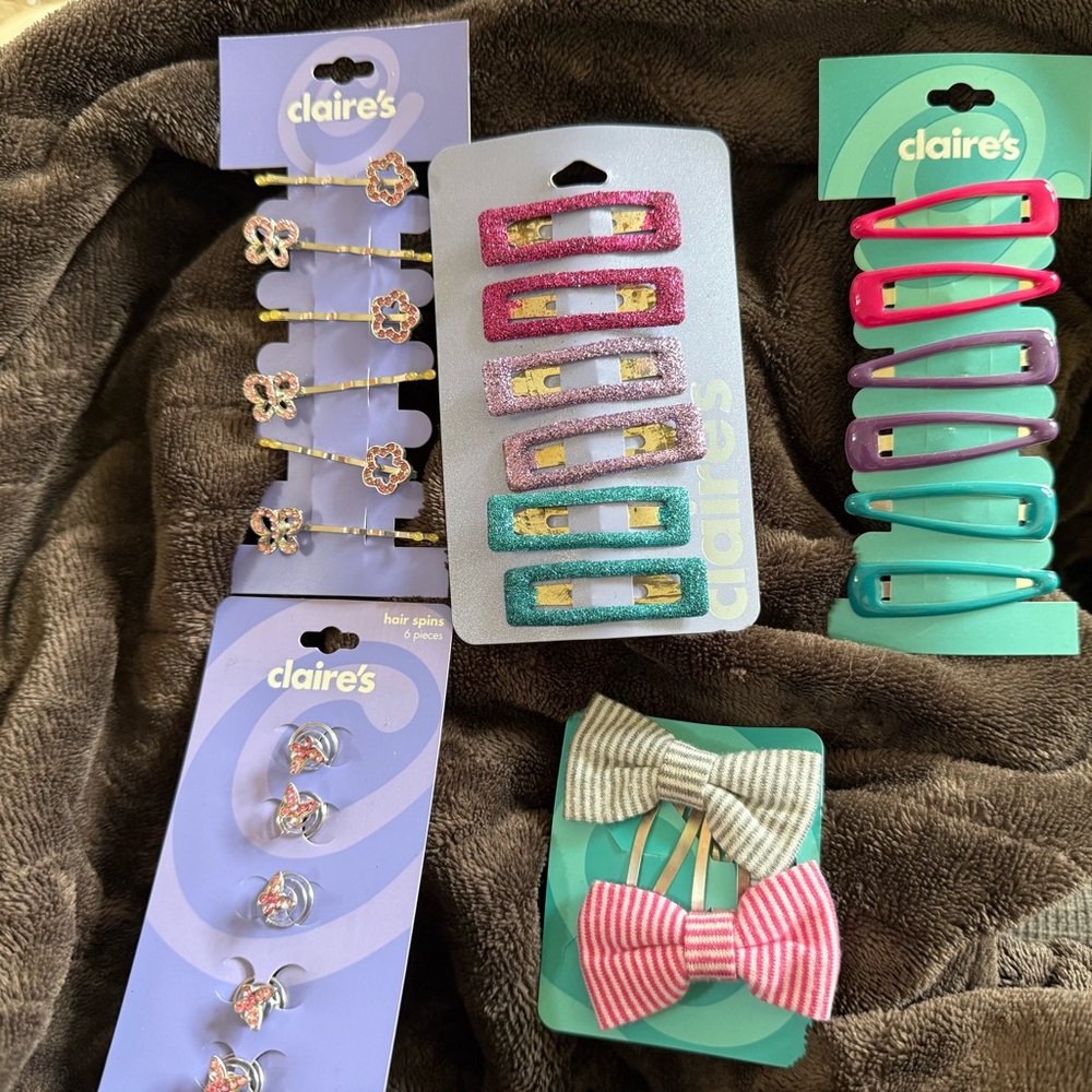 🎀3/$25🎀 Claire's Vibrant Hair Clip Collection